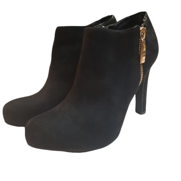 Marc Fisher High Heel‎ Ankle Booties Side Zipper Faux Suede Size 7.5 Women's - Picture 1 of 11